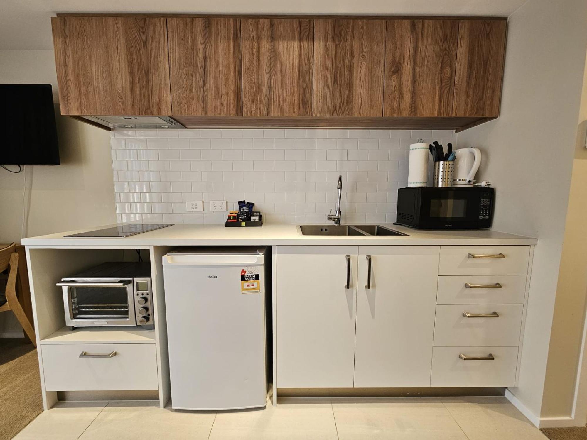 Queenstown Studio - 5Mins To Airport - Aircond - Free Wifi - Walk To Centre Exterior photo