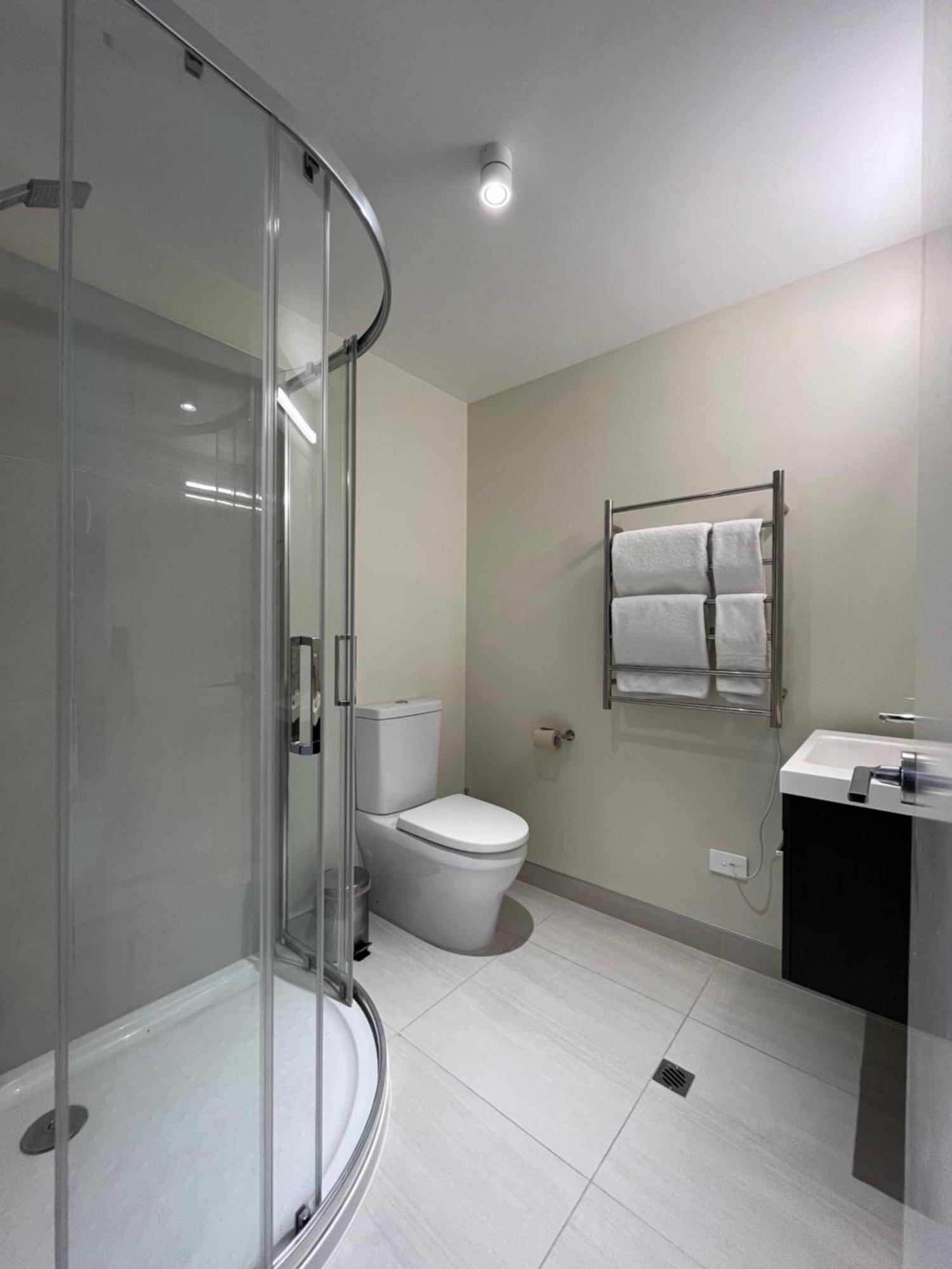 Queenstown Studio - 5Mins To Airport - Aircond - Free Wifi - Walk To Centre Exterior photo